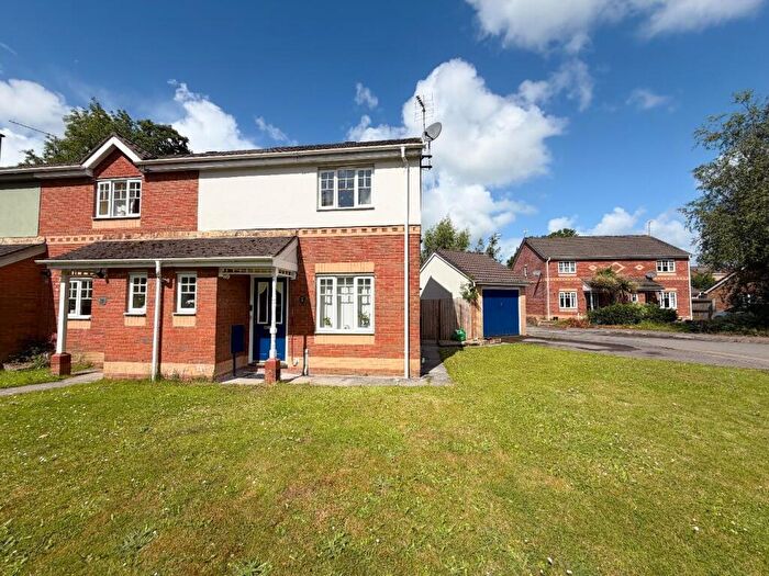 3 Bedroom End Of Terrace House For Sale In Banc Gelli Las, Bridgend County Borough, CF31