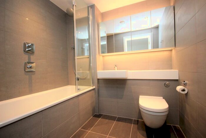 2 Bedroom Apartment To Rent In Manchester New Square, Whitworth Street Manchester, M1