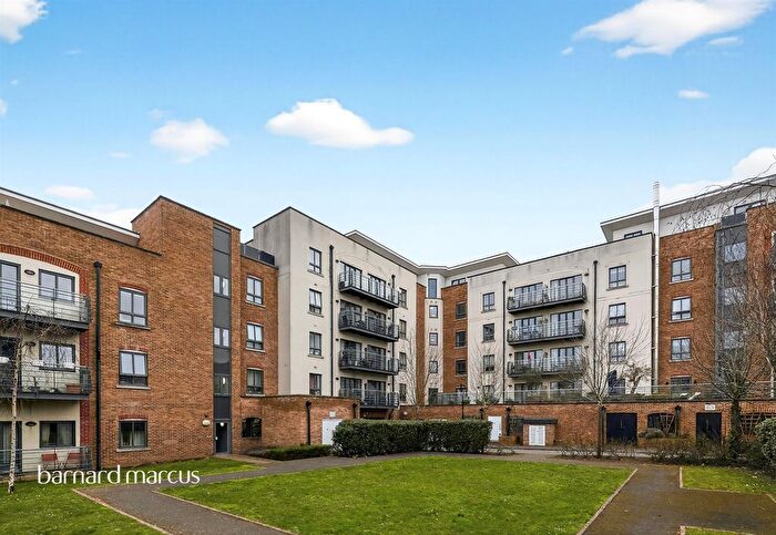 2 Bedroom Flat For Sale In Holford Way, Putney, London, SW15
