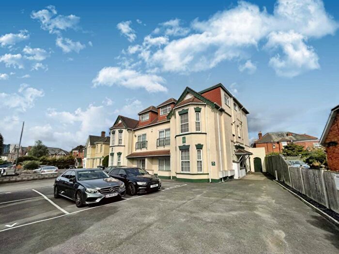 1 Bedroom Flat To Rent In Close Bournemouth Central Station, Holdenhurst Road, BH8