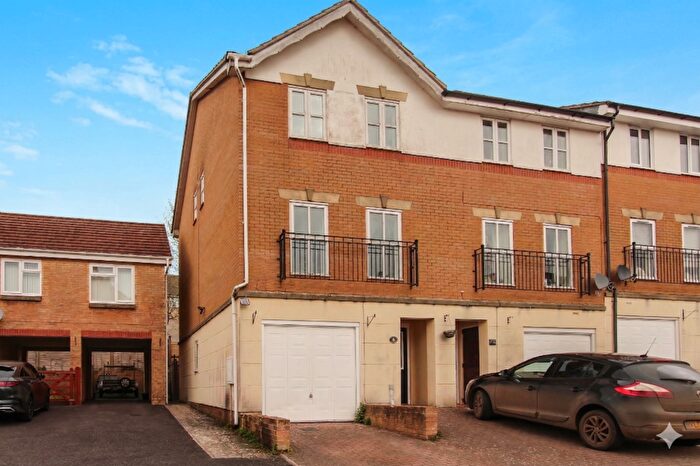 4 Bedroom Town House To Rent In Ermine Street, Yeovil, BA21