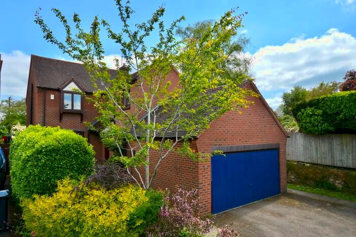 4 Bedroom Detached House For Sale In Manor Farm Court, Pershore, WR10