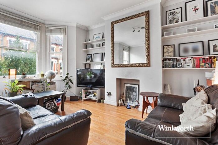 1 Bedroom Flat To Rent In Heyford Avenue, SW8