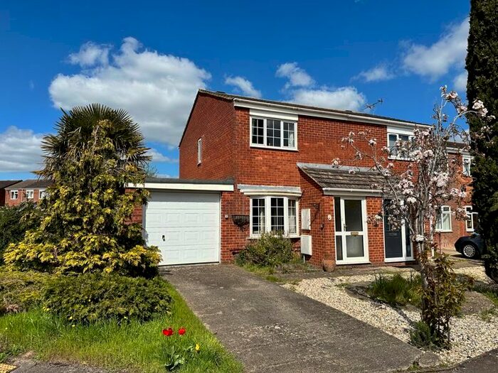 2 Bedroom Terraced House To Rent In Fletcher Road, Cowley, Oxford, OX4