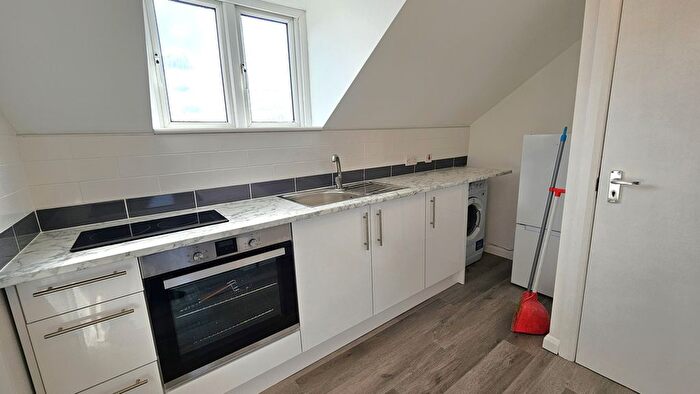 Studio To Rent In High Street, Harlesden, NW10