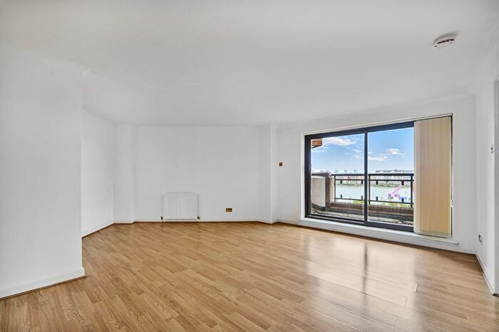 1 Bedroom Flat For Sale In Free Trade Wharf, Wapping, London, E1W