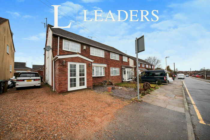 3 Bedroom Semi-Detached House To Rent In Stanton Road -, LU4