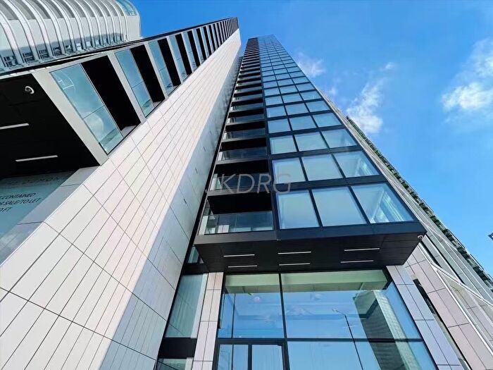 3 Bedroom Flat To Rent In Albert Embankment, London, SE1