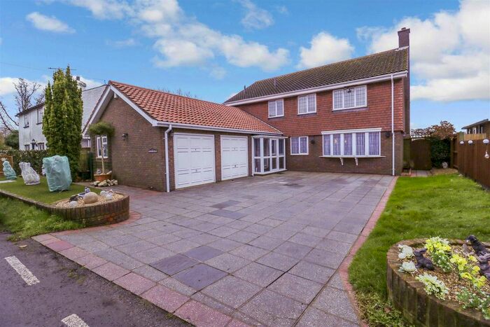 4 Bedroom Detached House For Sale In Church Road, Moreton, Ongar CM5