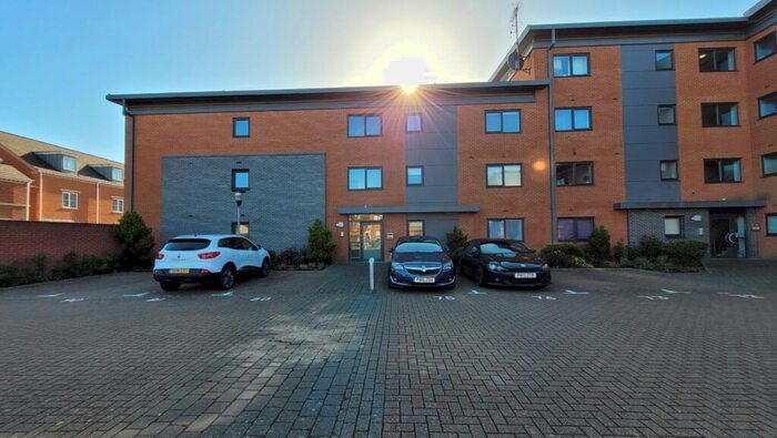 2 Bedroom Flat To Rent In Marshall Road, Banbury, Oxon, OX16