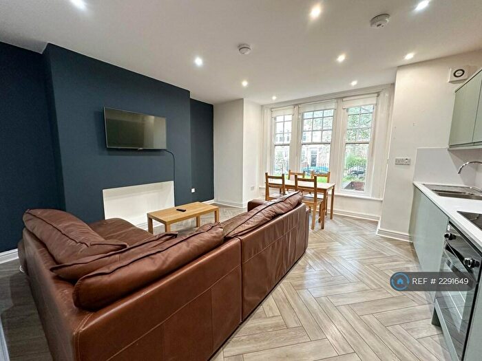 5 Bedroom Maisonette To Rent In North Bank, Newcastle Upon Tyne, NE2