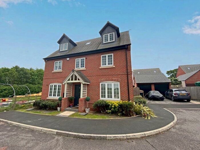 4 Bedroom Detached House For Sale In Quincy Close, Bramcote Manor, Nuneaton, CV11