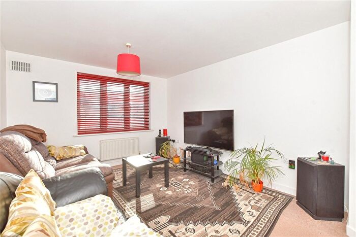 1 Bedroom Flat For Sale In Craigbank Court, Fareham, Hampshire, PO14