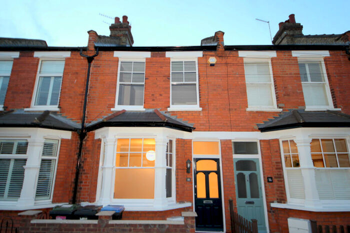 3 Bedroom Terraced House To Rent In Cedars Road, Winchmore Hill, N21