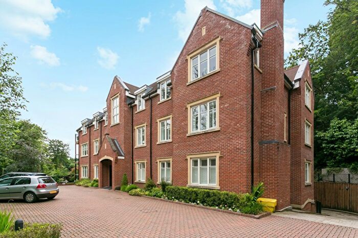 2 Bedroom Flat For Sale In Wells Lane, Ascot, SL5