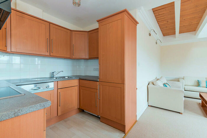 2 Bedroom Apartment To Rent In Plantation Wharf, Battersea Riverside, SW11