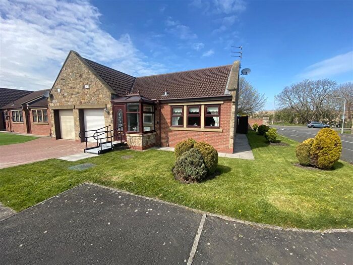 2 Bedroom Semi Detached Bungalow For Sale In Greenlands Court, Seaton Delaval, NE25