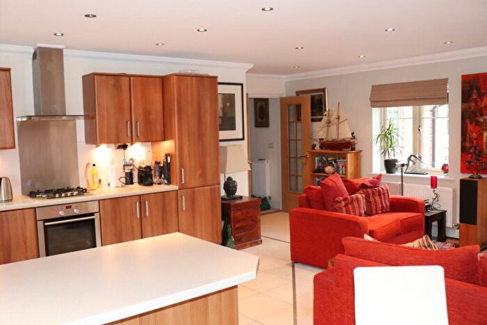 2 Bedroom Apartment To Rent In Templeside Gardens, High Wycombe, HP12