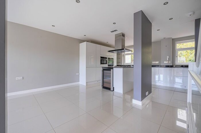 4 Bedroom Town House To Rent In Ibis Lane, London, W4