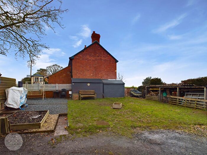 2 Bedroom Detached House For Sale In Portway, Hereford, HR4