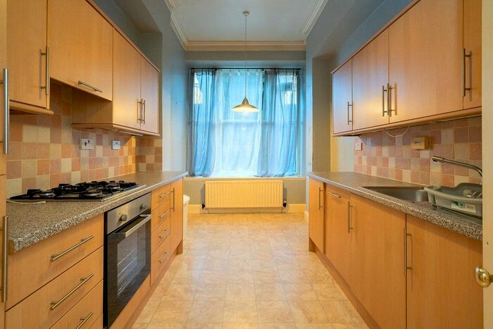 2 Bedroom Flat To Rent In Castle Terrace, Edinburgh, EH1