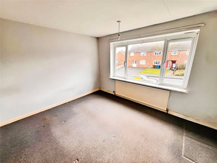 3 Bedroom Semi-Detached House For Sale In Yew Tree Crescent, Burton-On-Trent, Staffordshire, DE15