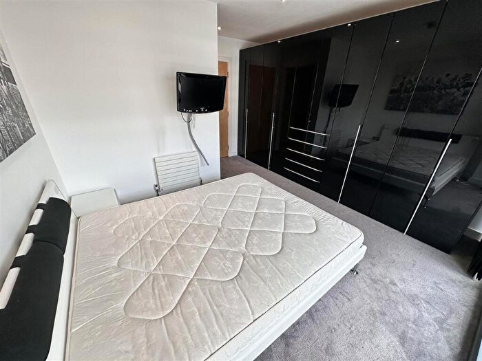2 Bedroom Apartment To Rent In Deansgate, Manchester, M3
