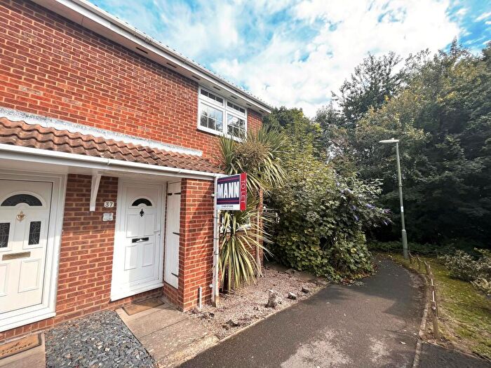 2 Bedroom End Of Terrace House To Rent In Monarch Close, Locks Heath, SO31