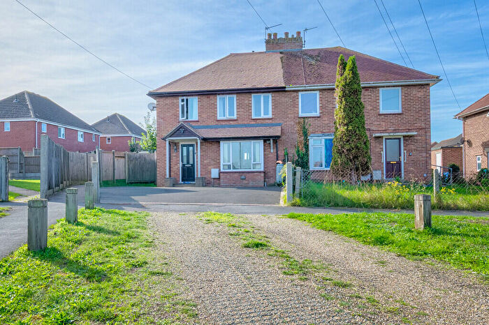 4 Bedroom Semi-Detached House For Sale In Rigbourne Hill, Beccles, NR34