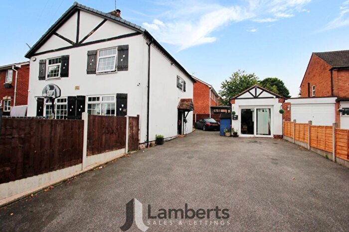 4 Bedroom Detached House For Sale In Studley Road, Redditch, B98