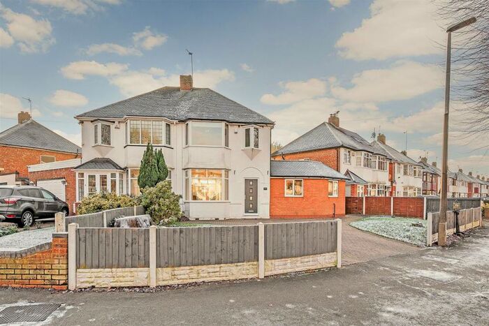 3 Bedroom Semi-Detached House To Rent In Stroud Road, Shirley, Solihull, B90