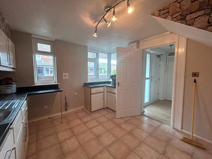 3 Bedroom Flat To Rent In Orchard Place, Rotherham, S60