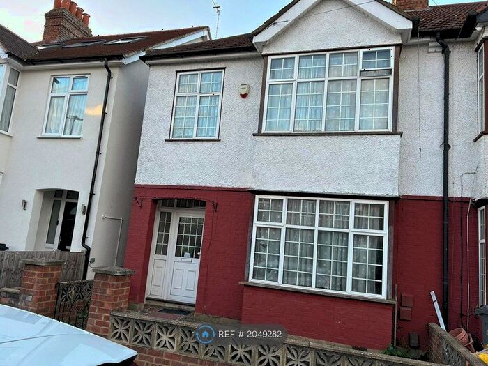 3 Bedroom Semi-Detached House To Rent In Denbigh Road, Hounslow, TW3