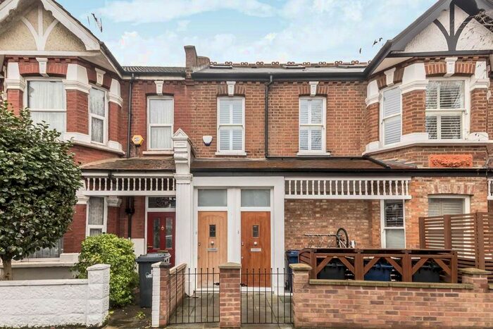 3 Bedroom Flat To Rent In Valetta Road, London, W3