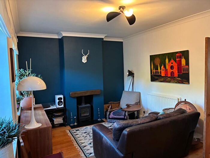 3 Bedroom Terraced House For Sale In Knapmill Road, London, SE6