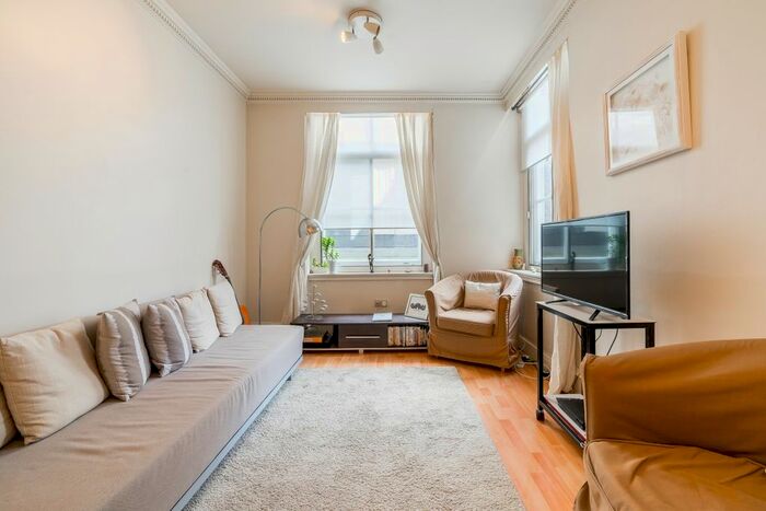 1 Bedroom Flat To Rent In Pont Street, London, SW1X