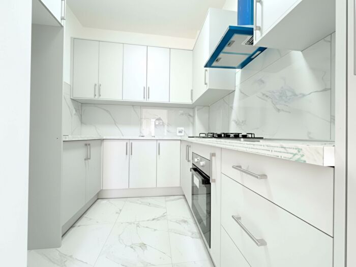 3 Bedroom Maisonette To Rent In High Road, Benfleet, Essex, SS7