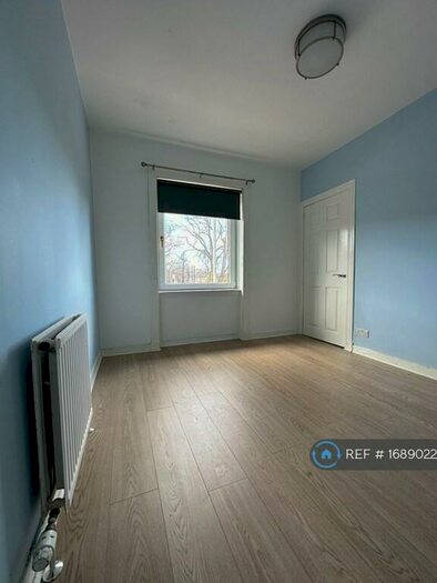 3 Bedroom Flat To Rent In Croftpark Avenue, Glasgow, G44