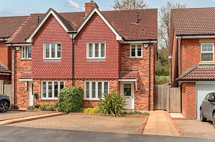 3 Bedroom Semi Detached House For Sale In Woodlark Place, Four Marks, Alton, Hampshire, GU34