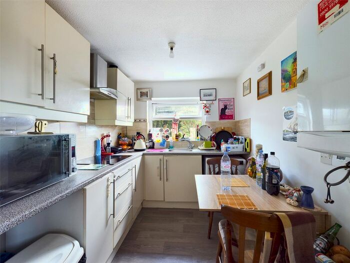 1 Bedroom Maisonette To Rent In Kings Road, Egham, Surrey, TW20