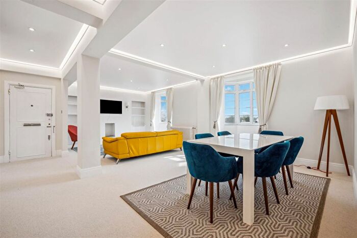 3 Bedroom Property To Rent In Latymer Court, Hammersmith Road, London, W6