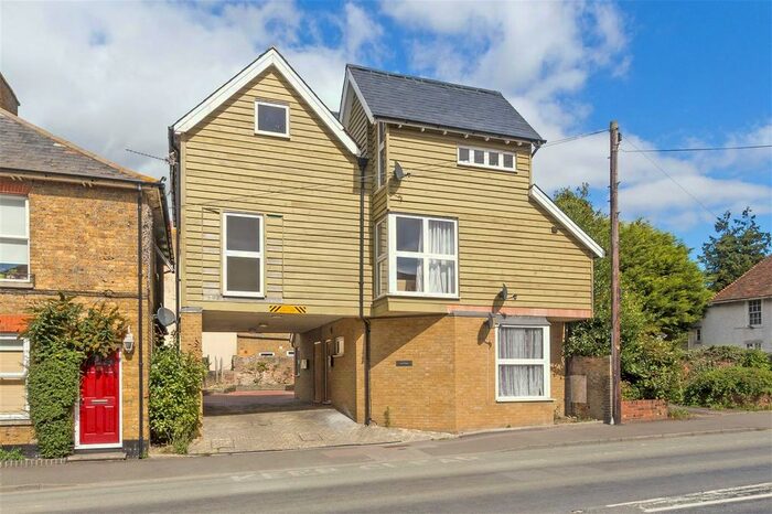 1 Bedroom Flat To Rent In London Road, Teynham, Sittingbourne, Kent, ME9