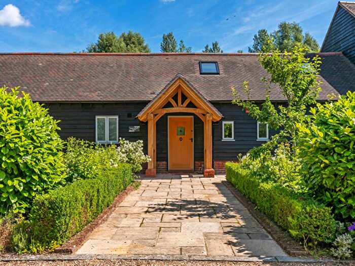 4 Bedroom Barn Conversion For Sale In Hawthorne Barn, Whitchurch, RG28