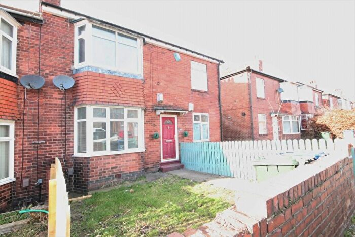 2 Bedroom Flat To Rent In Angerton Gardens, Newcastle Upon Tyne, NE5