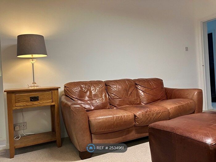 2 Bedroom Flat To Rent In Sulivan Court, London, SW6