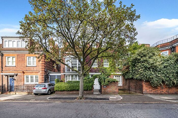 5 Bedroom Link Detached House To Rent In Avenue Road, London, NW8