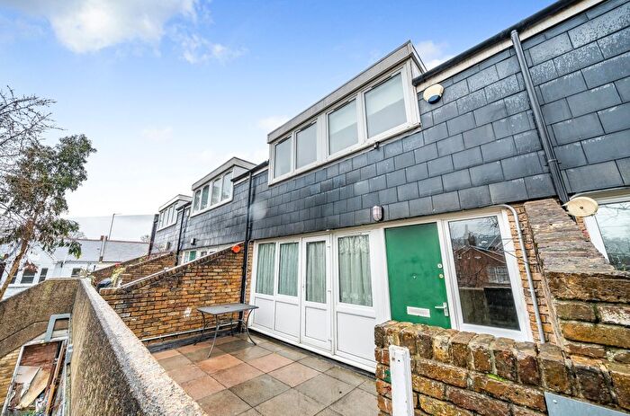 4 Bedroom Maisonette To Rent In Paulet Road, London, SE5