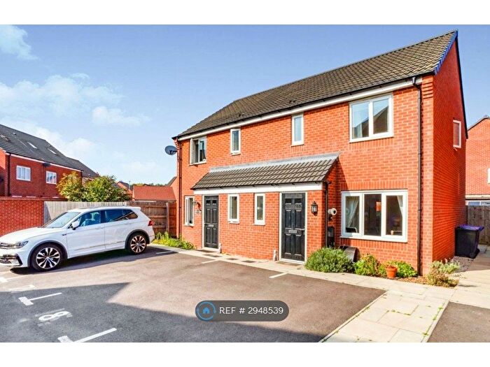 3 Bedroom Semi-Detached House To Rent In Burton-On-Trent, Burton-On-Trent, DE14