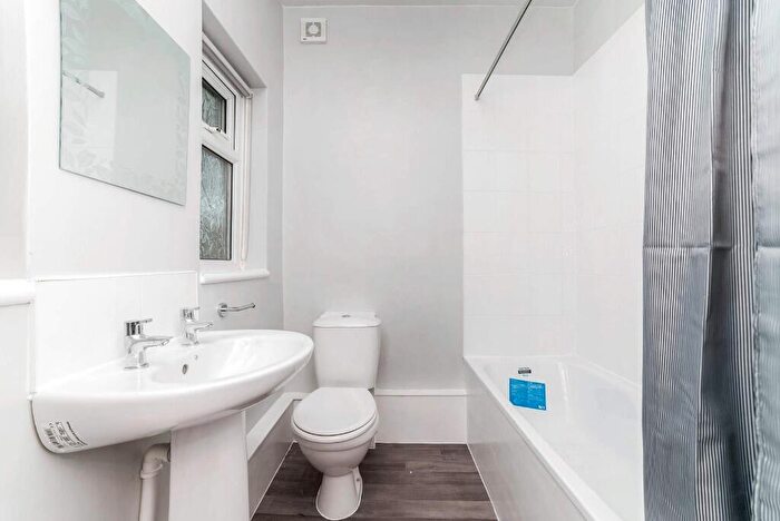 5 Bedroom Terraced House To Rent In Queens Road, Beeston, Nottingham, Nottinghamshire, NG9