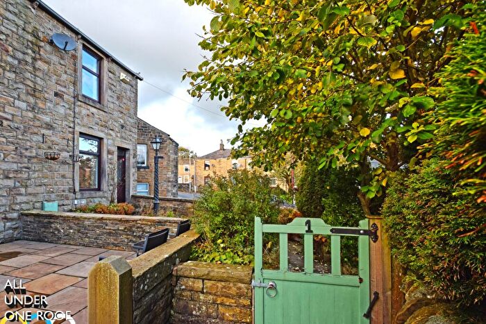 3 Bedroom Terraced House For Sale In Mount Pleasant, Worsthorne, BB10